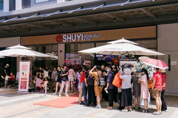 开辟“花香水果轻乳茶”品类新蓝海书亦“橙漫山茶花”回归一周销量突破200万杯(图2)