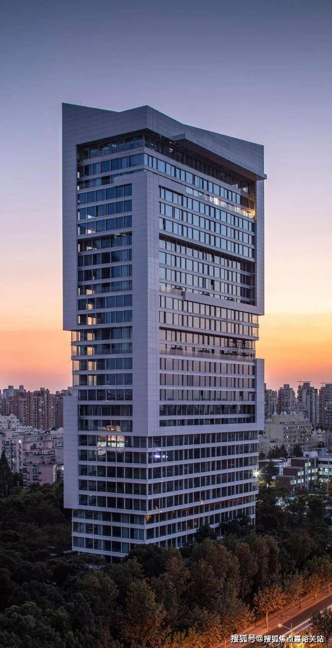 九游体育：聚焦◈中鹰黑森林售楼处发布：问鼎楼市天花板(图5)